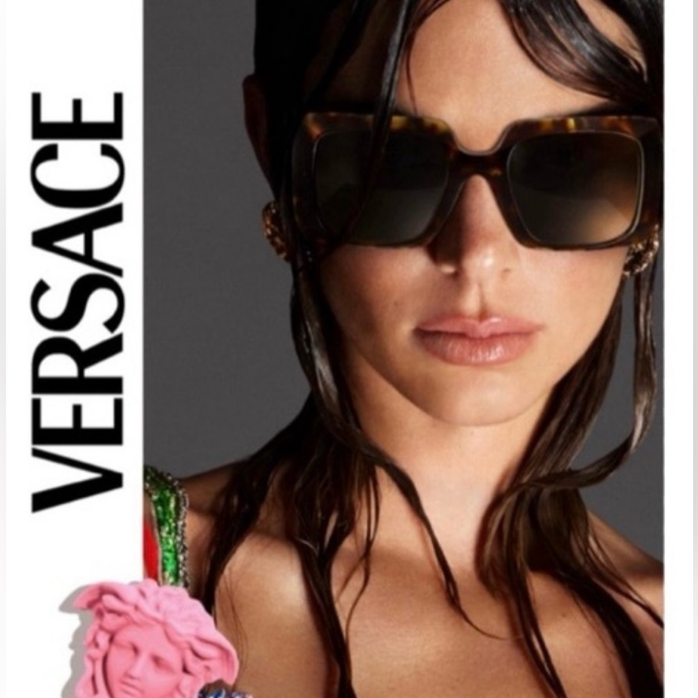 VERSACE’S TRANSPARENT BROWN RECTANGULAR SUNNIES MADE POPULAR BY KENDALL JENNER
